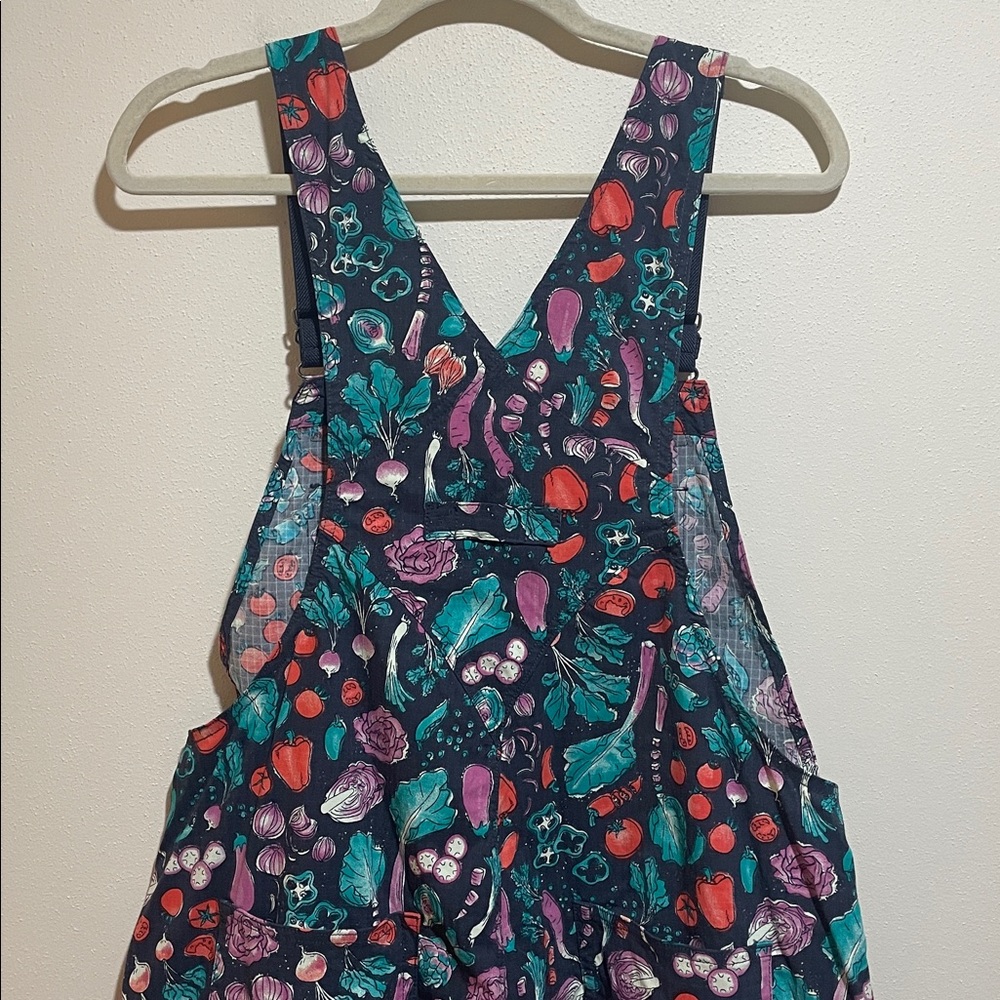 🥕 RARE PRINT 🍅 Duluth Trading Co Heirloom Gardening Overall Shorts💖 - Picture 12 of 14